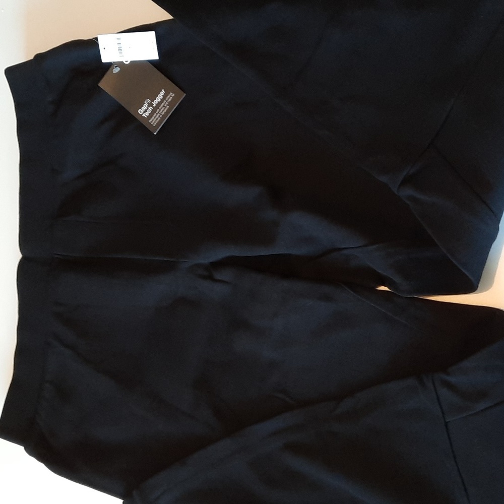 MENS NWT GAPFIT TECH SLIM JOGGERS LARGE 31 INCH INSEAM